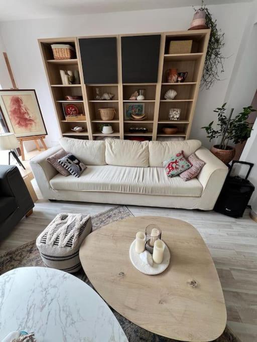 Kazanlak Large Guest House Apartment Near The Center With Full Kitchen & Dining Room, King Beds, Garden Patio, Free Parking & Self Check-In Kültér fotó