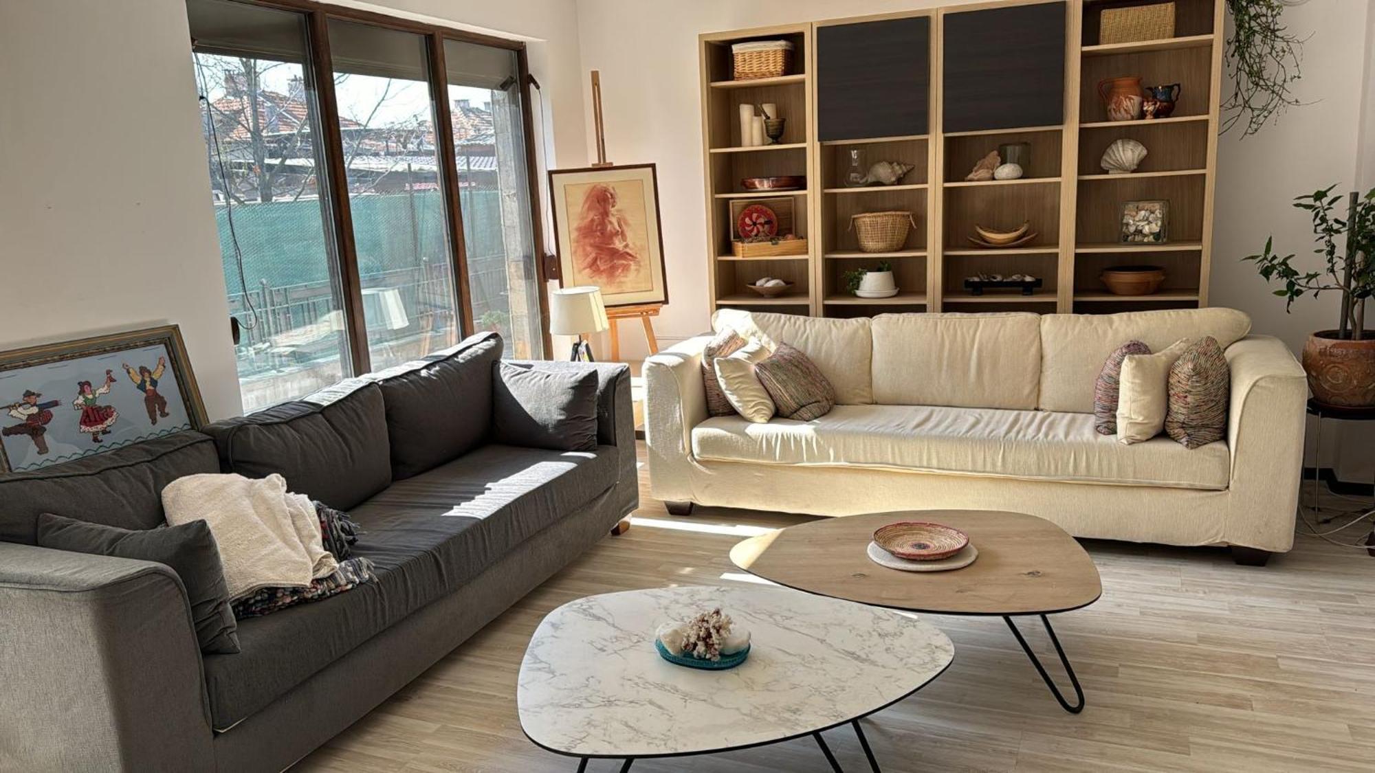 Kazanlak Large Guest House Apartment Near The Center With Full Kitchen & Dining Room, King Beds, Garden Patio, Free Parking & Self Check-In Kültér fotó