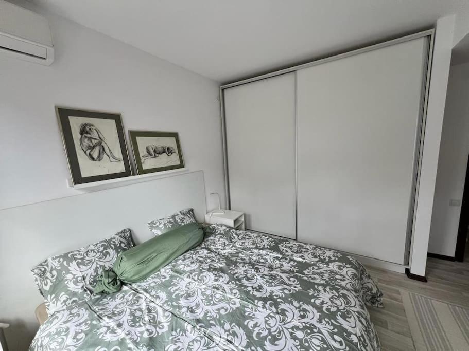 Kazanlak Large Guest House Apartment Near The Center With Full Kitchen & Dining Room, King Beds, Garden Patio, Free Parking & Self Check-In Kültér fotó