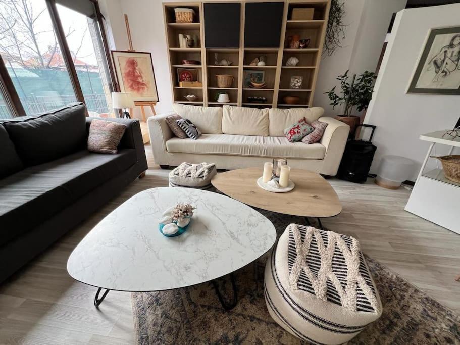Kazanlak Large Guest House Apartment Near The Center With Full Kitchen & Dining Room, King Beds, Garden Patio, Free Parking & Self Check-In Kültér fotó