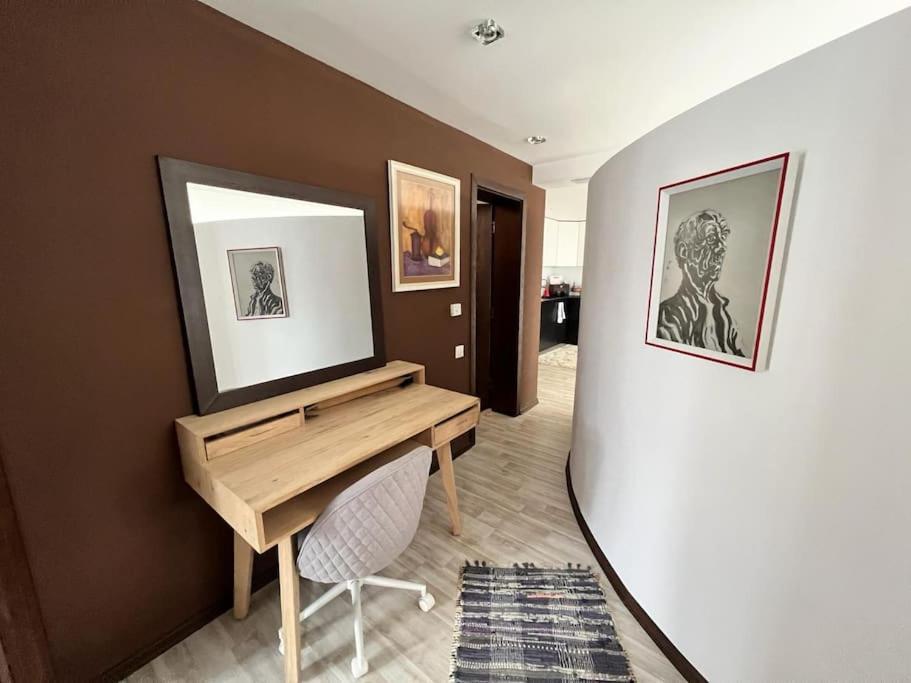Kazanlak Large Guest House Apartment Near The Center With Full Kitchen & Dining Room, King Beds, Garden Patio, Free Parking & Self Check-In Kültér fotó