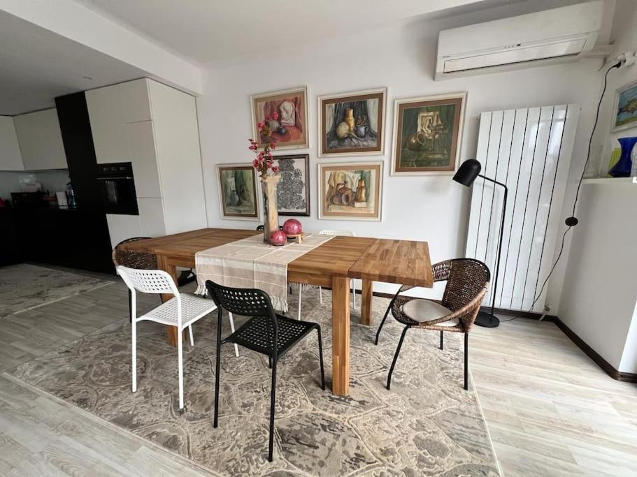 Kazanlak Large Guest House Apartment Near The Center With Full Kitchen & Dining Room, King Beds, Garden Patio, Free Parking & Self Check-In Kültér fotó