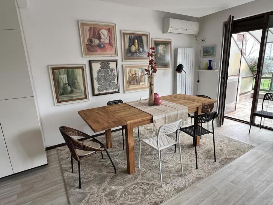 Kazanlak Large Guest House Apartment Near The Center With Full Kitchen & Dining Room, King Beds, Garden Patio, Free Parking & Self Check-In Kültér fotó