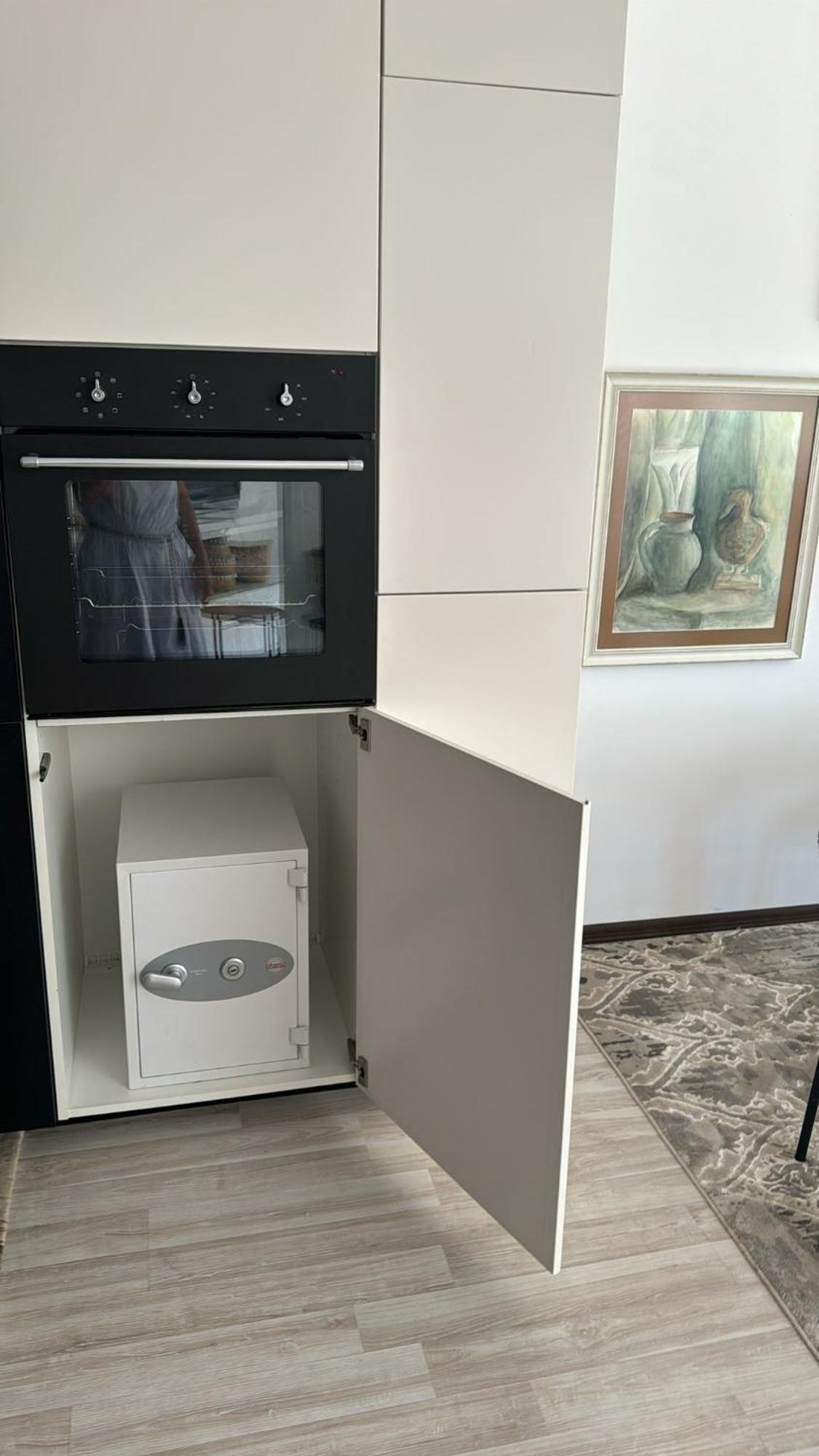Kazanlak Large Guest House Apartment Near The Center With Full Kitchen & Dining Room, King Beds, Garden Patio, Free Parking & Self Check-In Kültér fotó